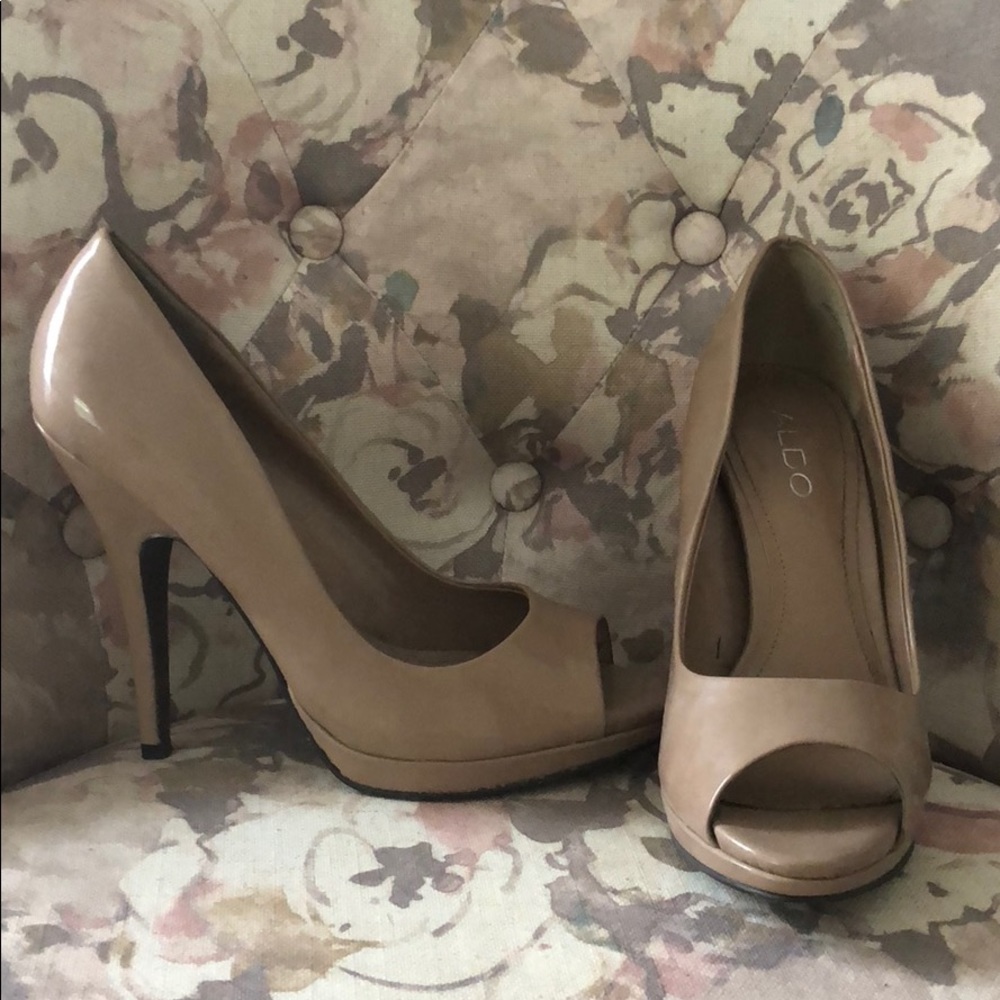 Aldo Patent Nude Pumps size 7